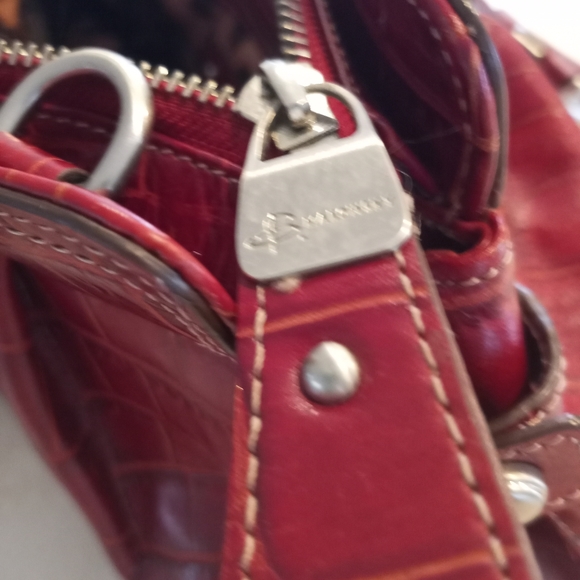 B. MAKOWSKY RED LEATHER BAG WITH DETACHABLE STRAP - Picture 3 of 3